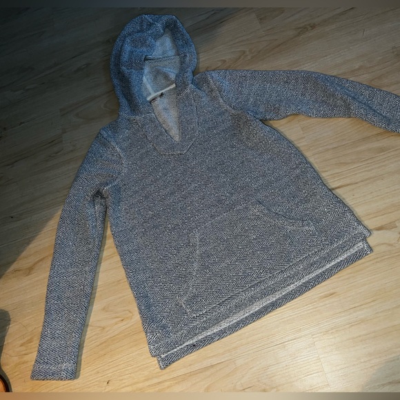 Faherty Seabrook Textured Poncho - Picture 7 of 9